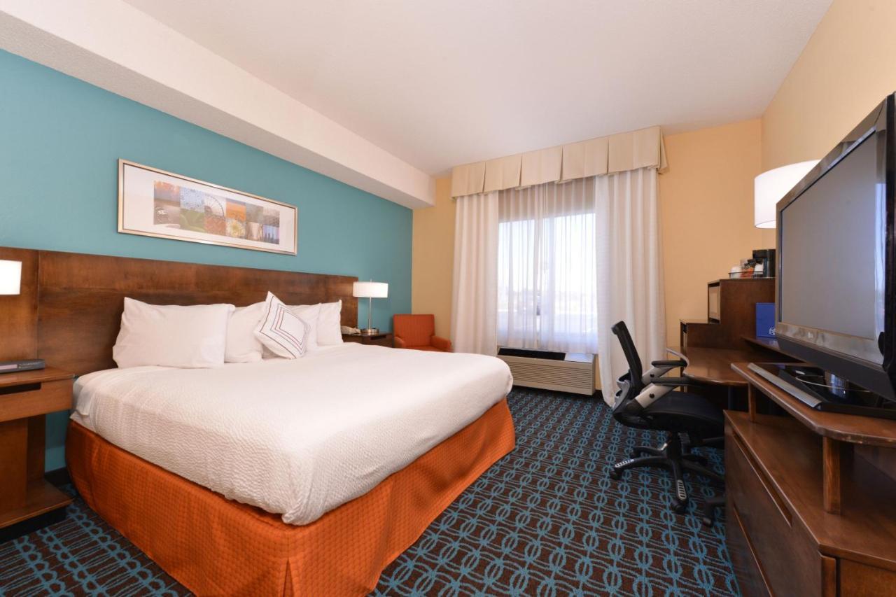 Fairfield Inn And Suites By Marriott Dayton Troy Exterior photo